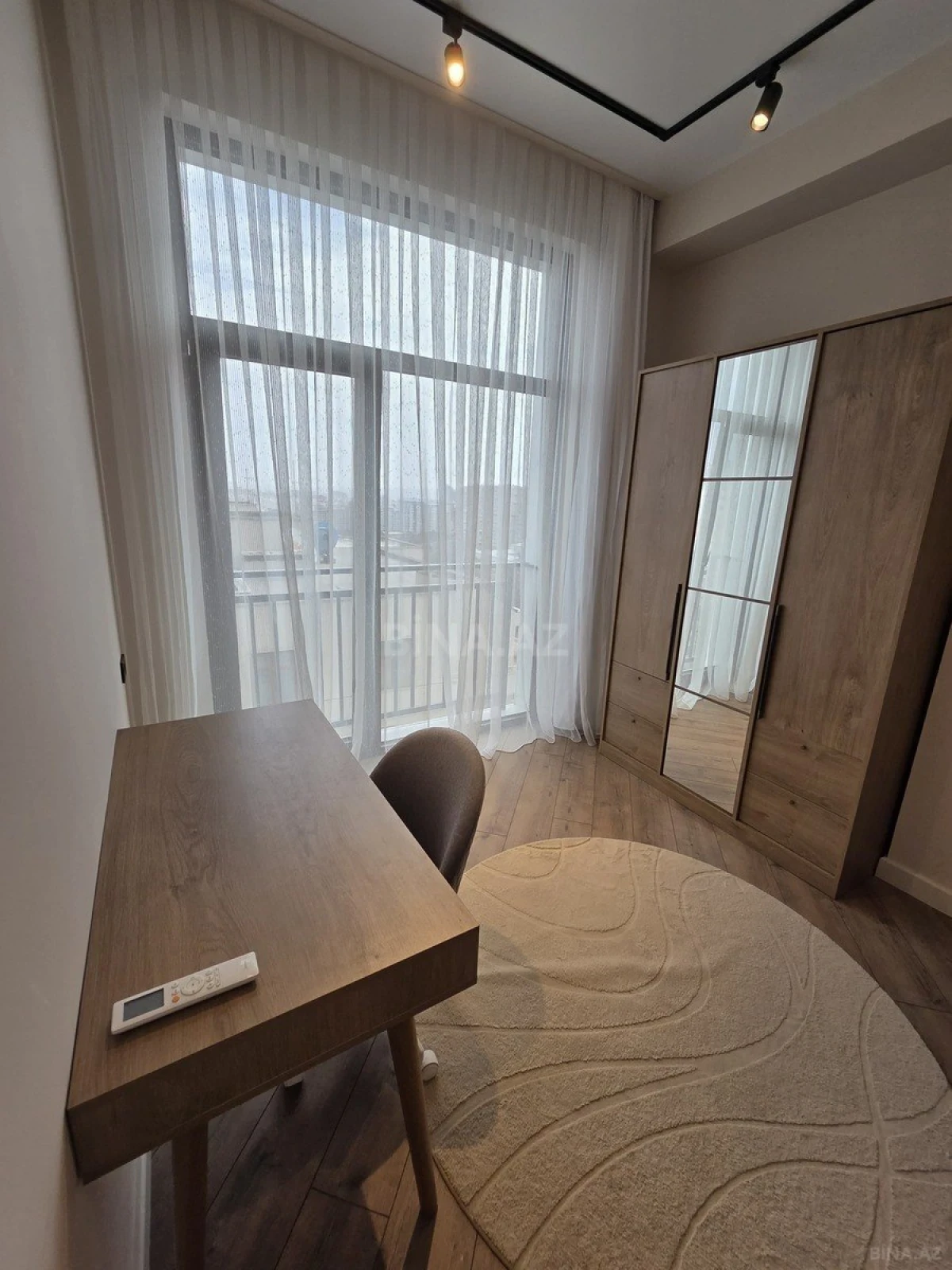 Kirayə verilir 4 otaqlı mənzil 130 m²