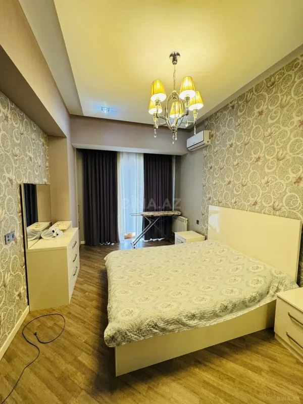 Kirayə verilir 2 otaqlı mənzil 78 m²