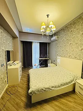 Kirayə verilir 2 otaqlı mənzil 78 m²