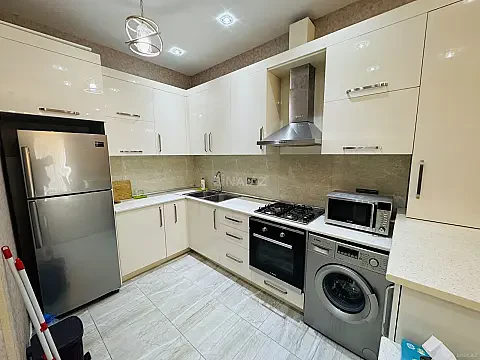 Kirayə verilir 2 otaqlı mənzil 78 m²
