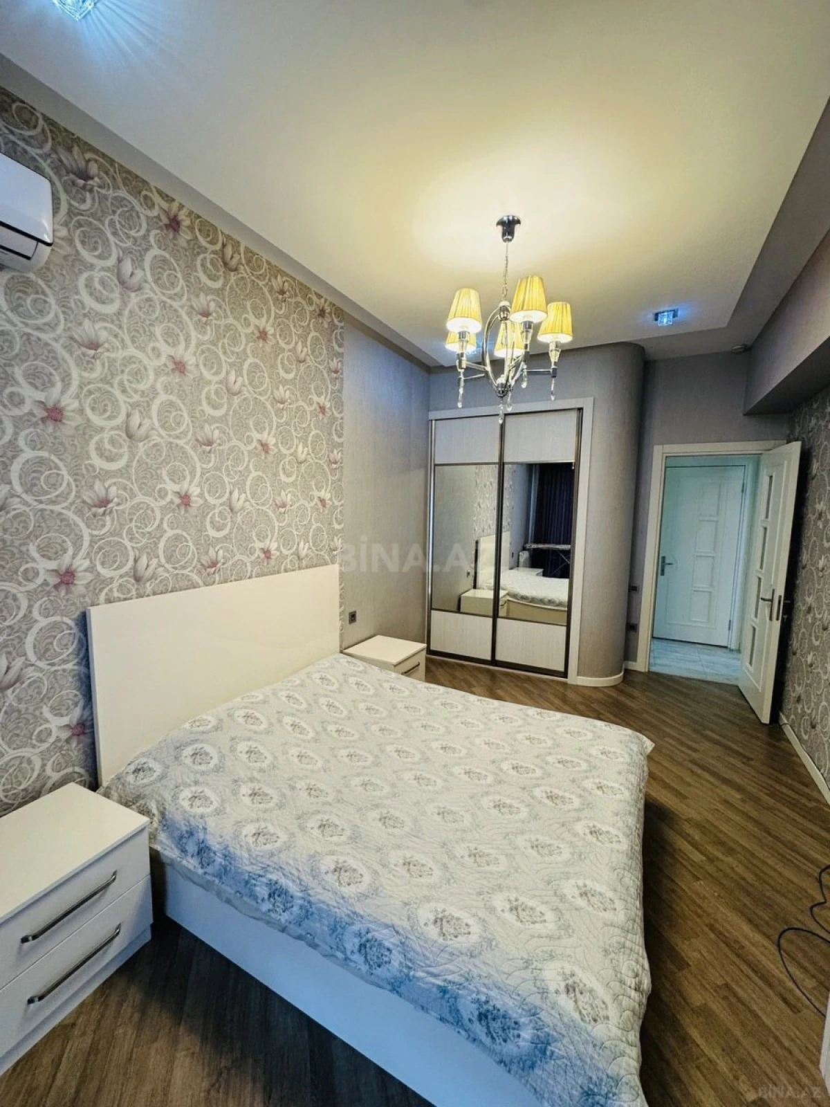 Kirayə verilir 2 otaqlı mənzil 78 m²