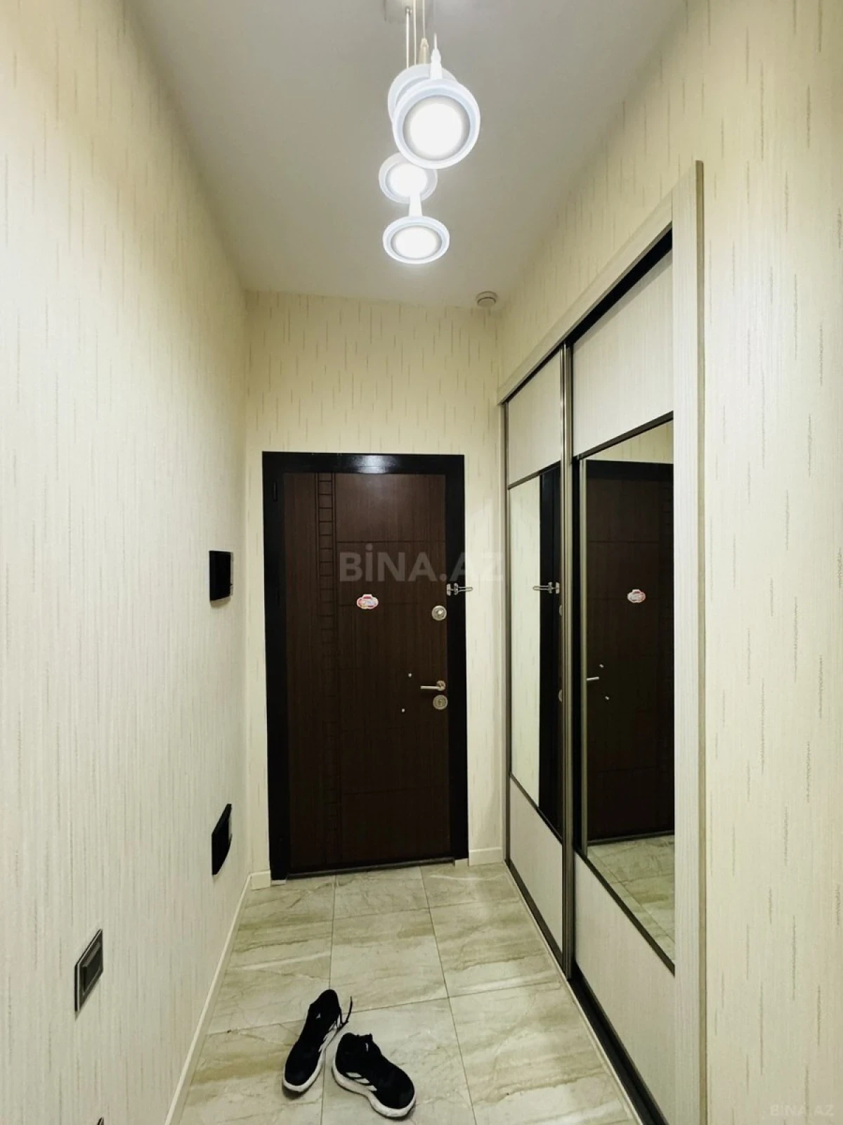 Kirayə verilir 2 otaqlı mənzil 78 m²