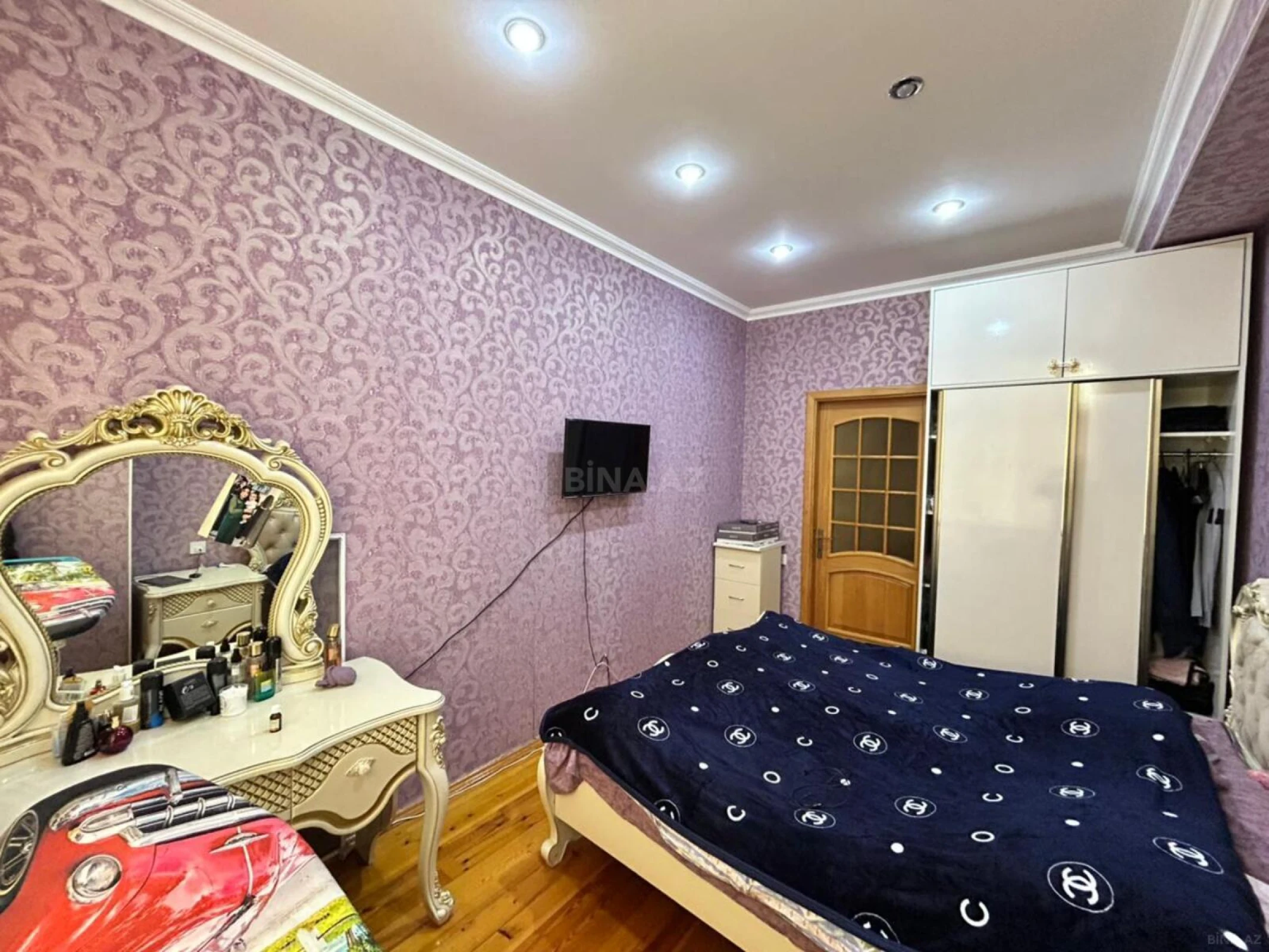 Satılır 2 otaqlı mənzil 83 m²