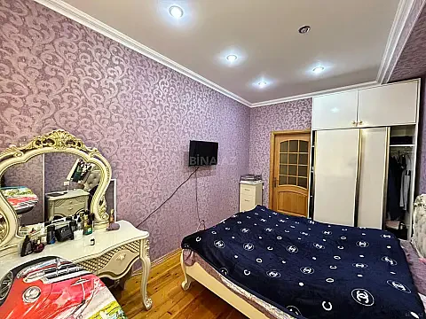Satılır 2 otaqlı mənzil 83 m²