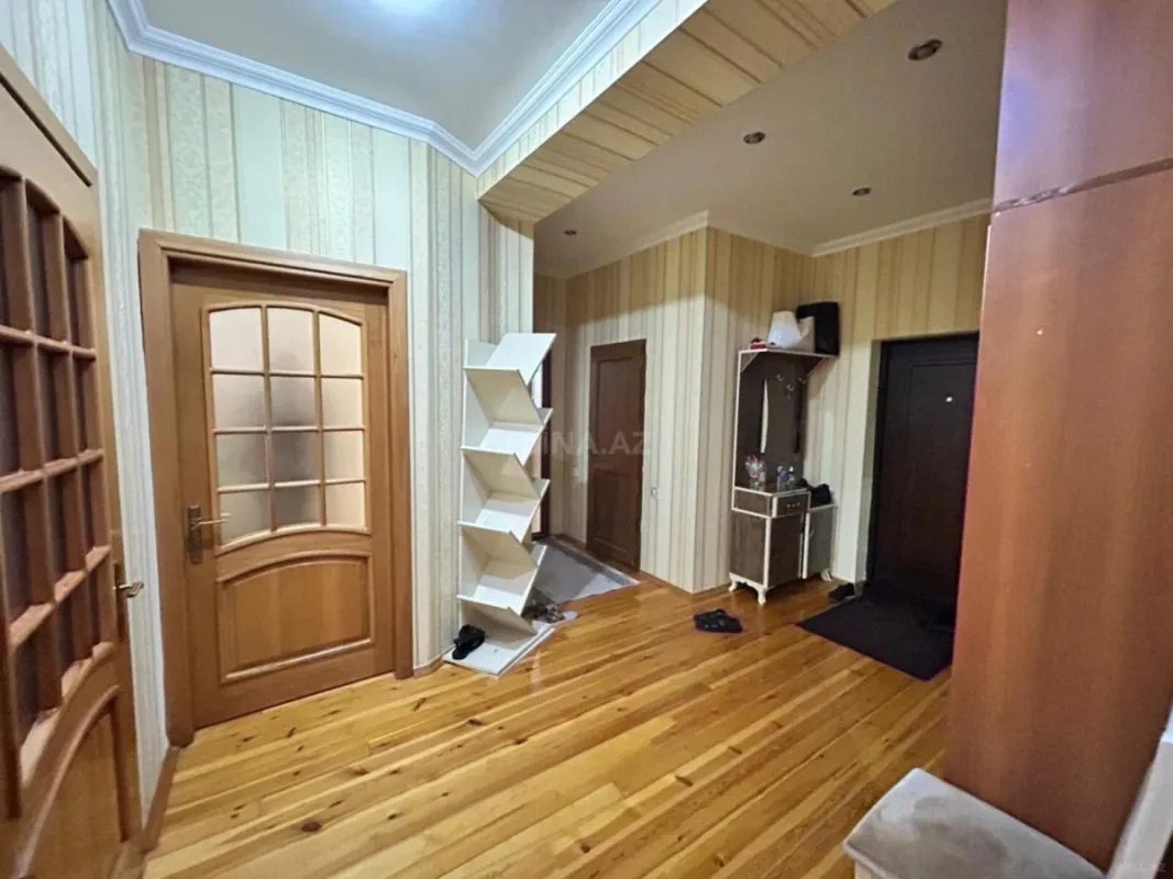 Satılır 2 otaqlı mənzil 83 m²