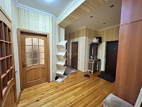 Satılır 2 otaqlı mənzil 83 m²