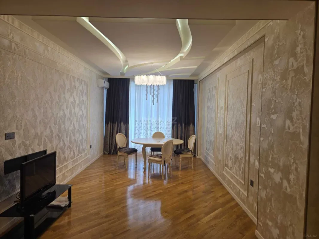 Kirayə verilir 3 otaqlı mənzil 180 m²