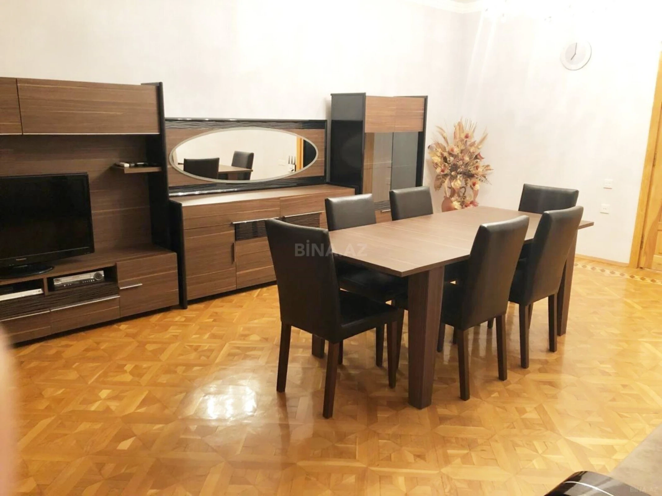 Kirayə verilir 3 otaqlı mənzil 140 m²