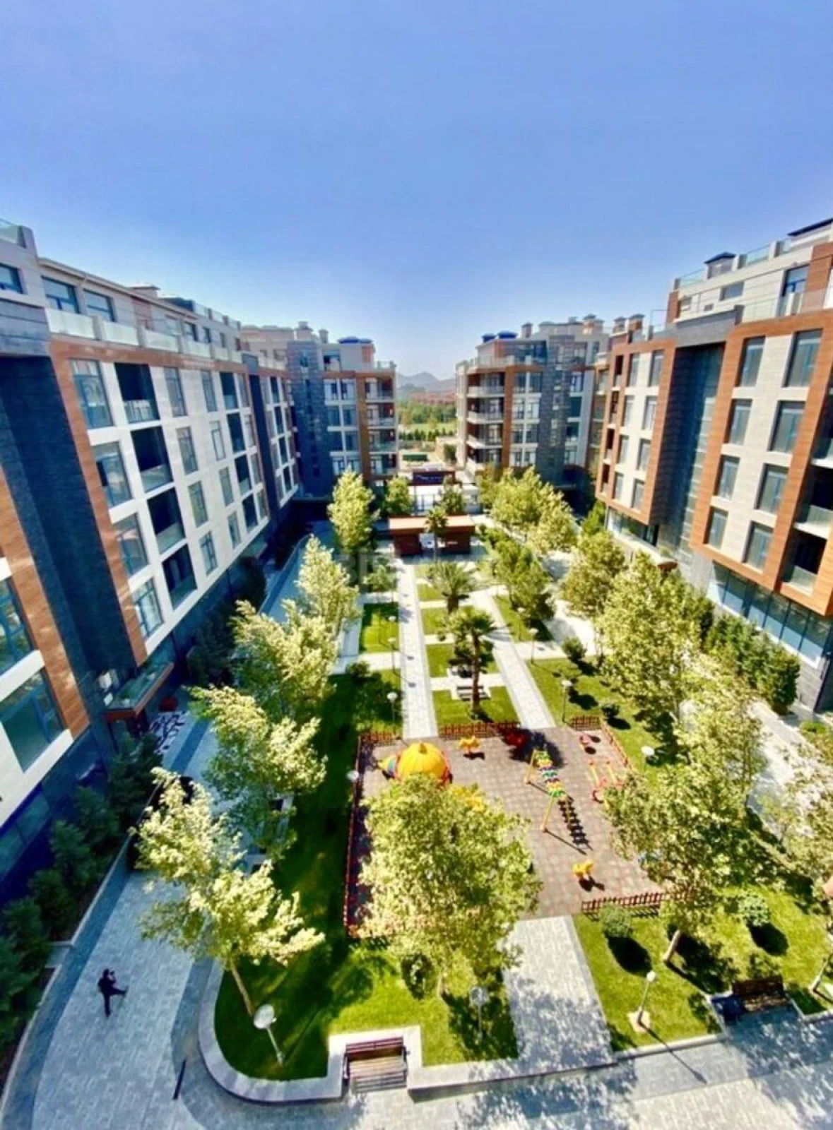 Satılır 2 otaqlı mənzil 67 m²