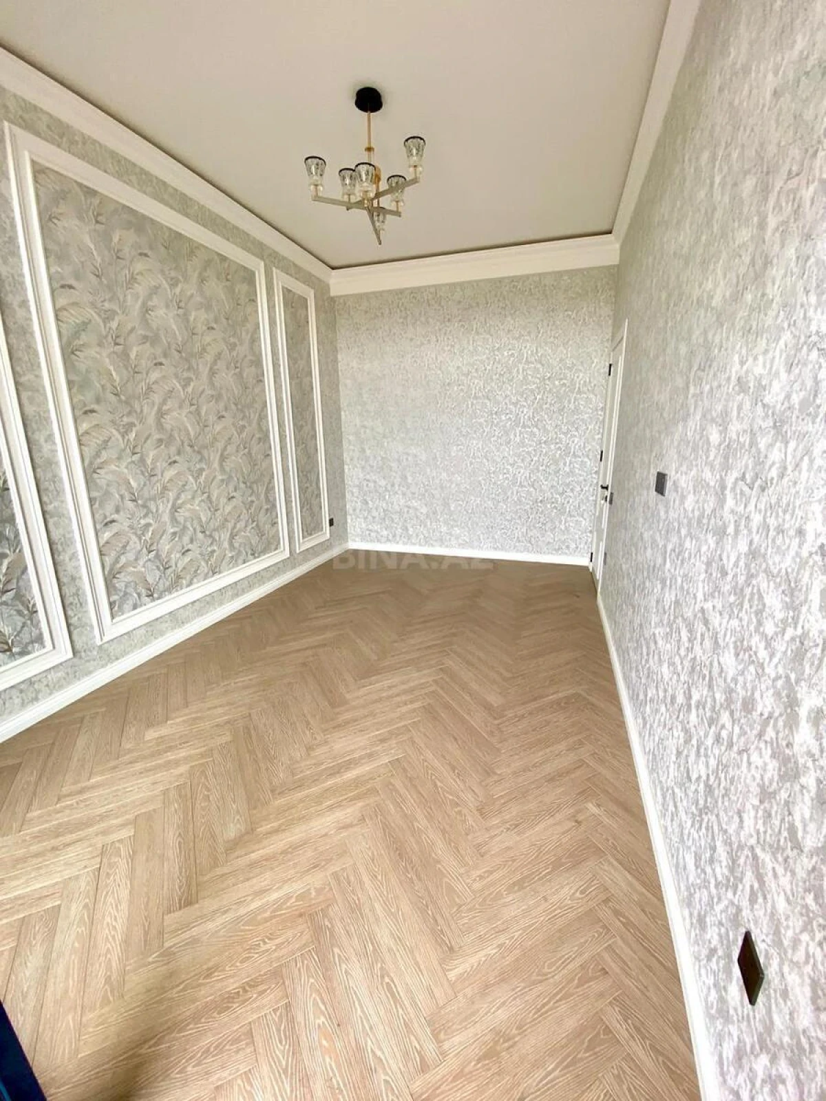 Satılır 2 otaqlı mənzil 67 m²