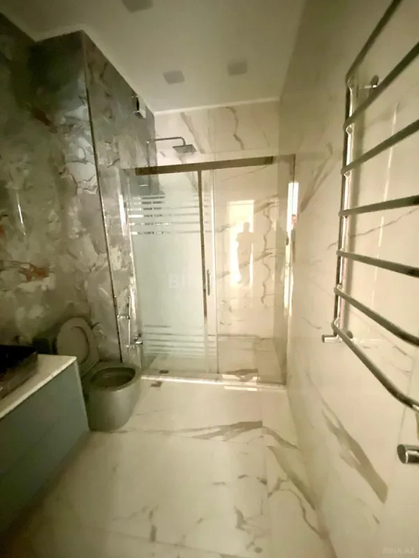 Satılır 2 otaqlı mənzil 67 m²