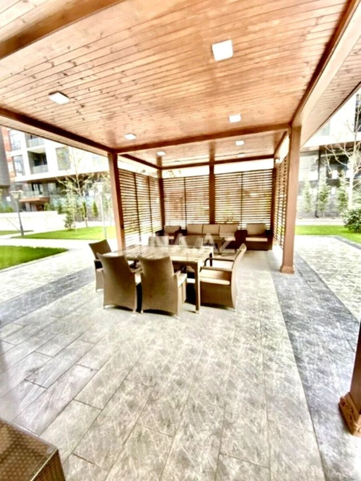 Satılır 2 otaqlı mənzil 67 m²