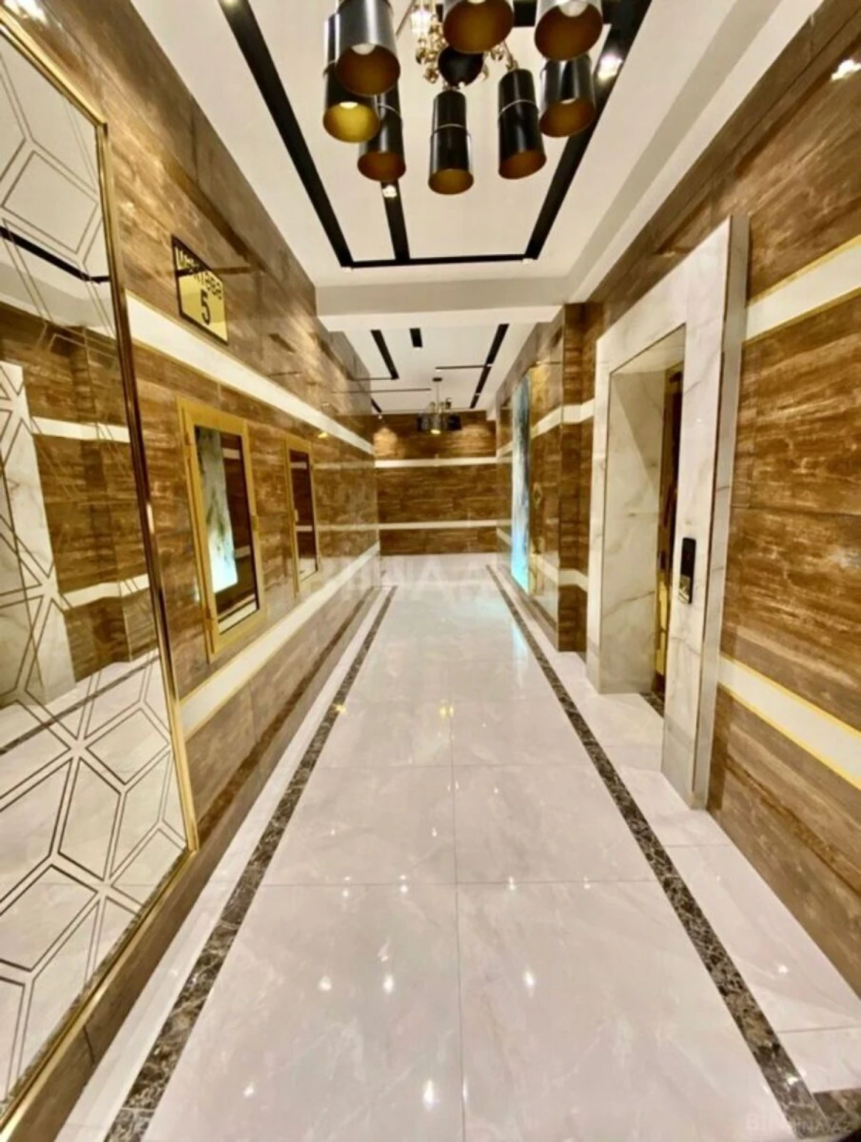 Satılır 2 otaqlı mənzil 67 m²