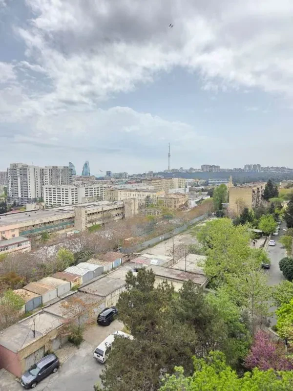 Satılır 3 otaqlı mənzil 98 m²