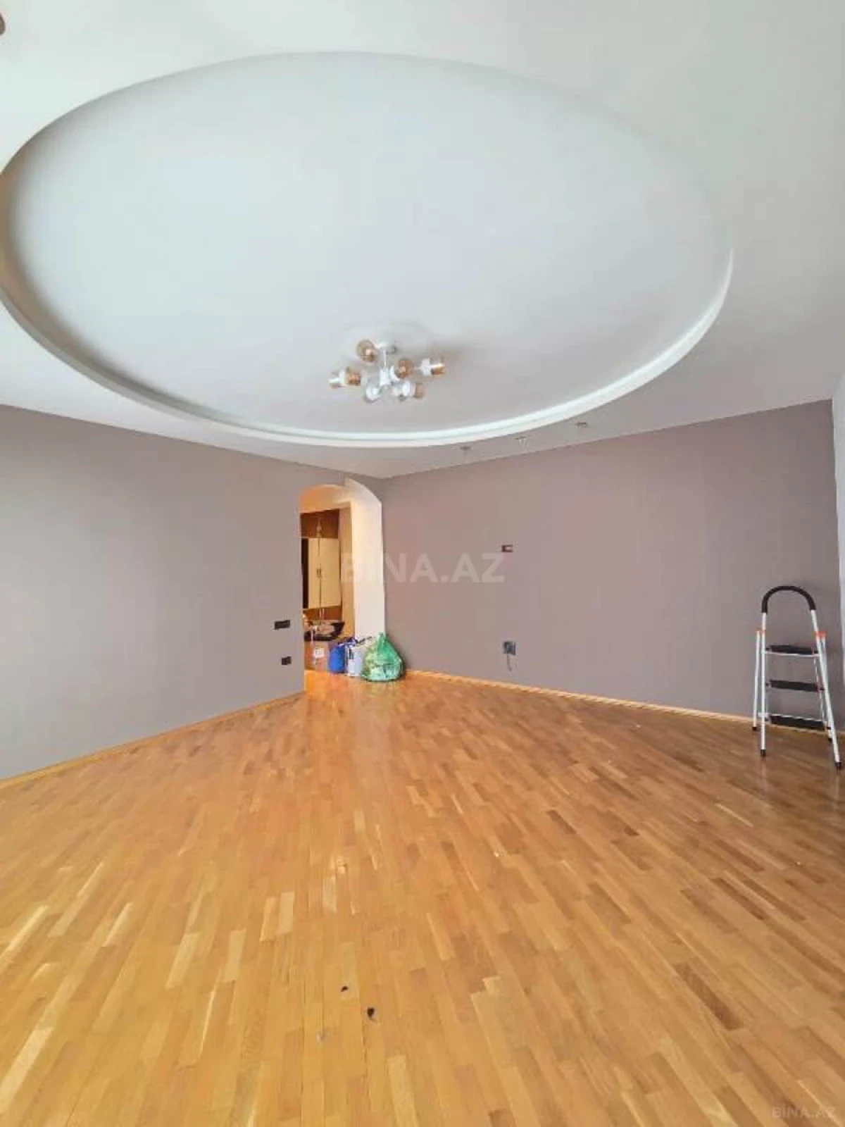 Satılır 3 otaqlı mənzil 98 m²