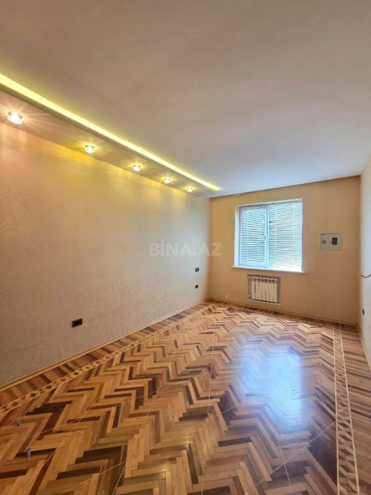Satılır 3 otaqlı mənzil 98 m²