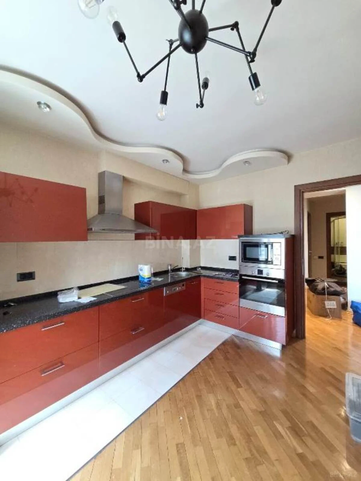 Satılır 3 otaqlı mənzil 98 m²