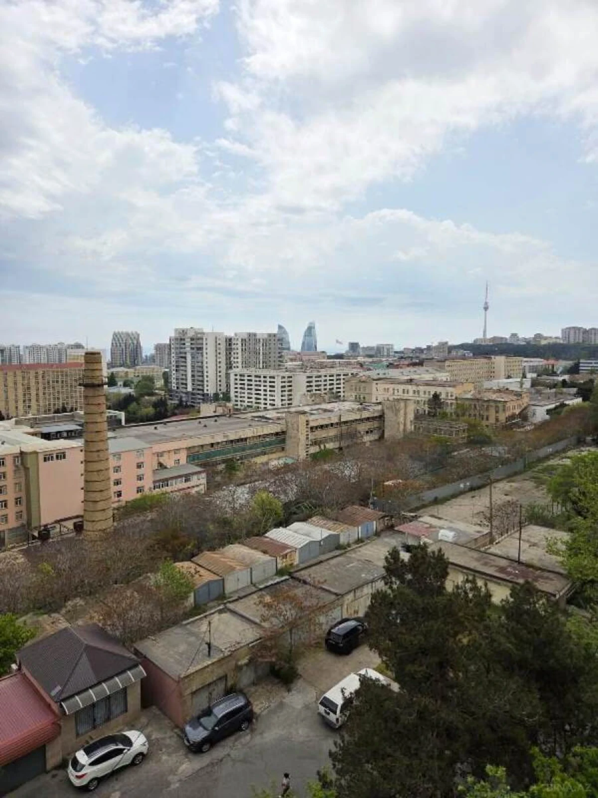 Satılır 3 otaqlı mənzil 98 m²