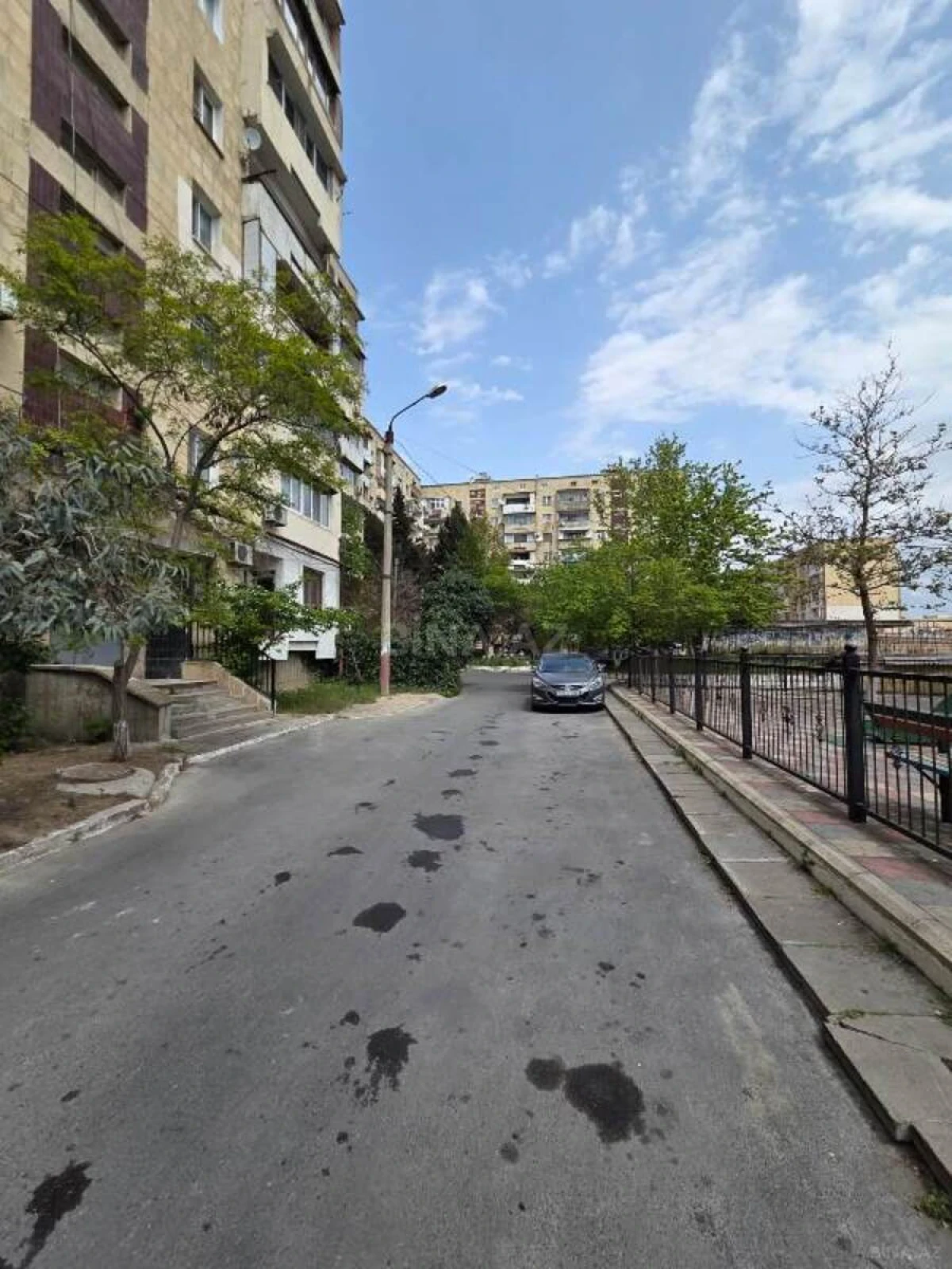 Satılır 3 otaqlı mənzil 98 m²