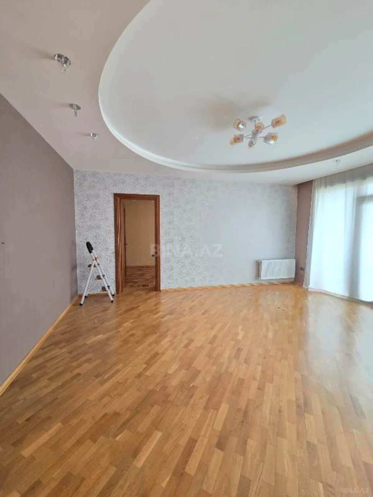 Satılır 3 otaqlı mənzil 98 m²