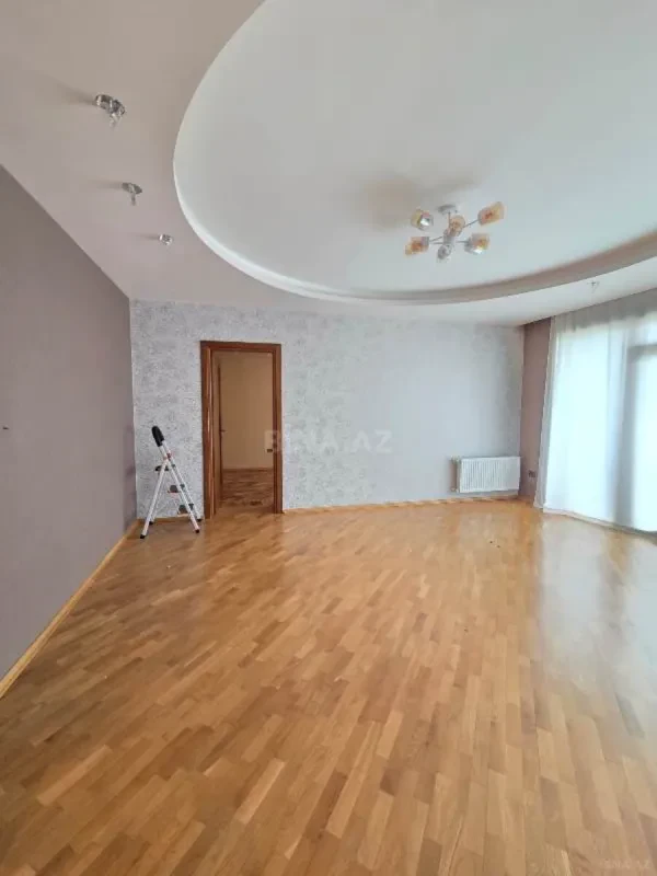 Satılır 3 otaqlı mənzil 98 m²