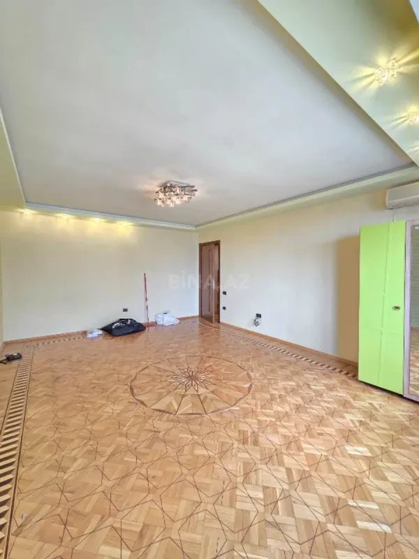 Satılır 3 otaqlı mənzil 98 m²