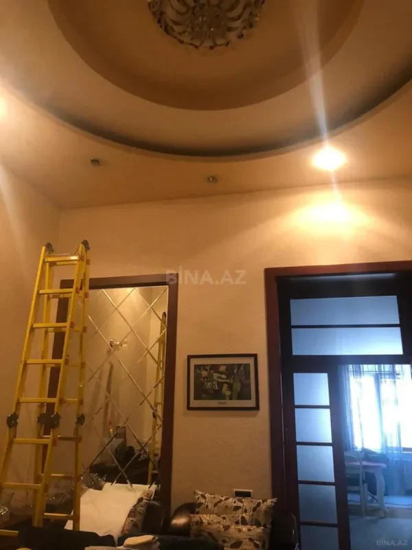 Satılır 3 otaqlı mənzil 128 m²
