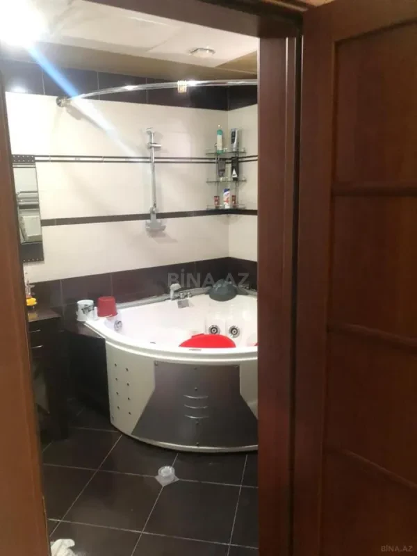 Satılır 3 otaqlı mənzil 128 m²