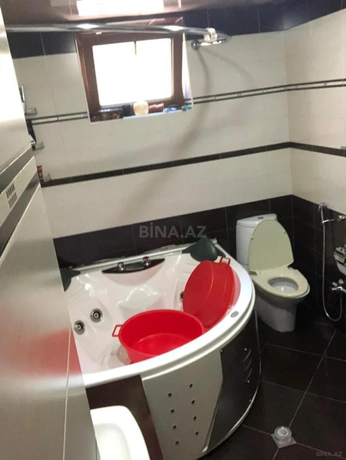 Satılır 3 otaqlı mənzil 128 m²