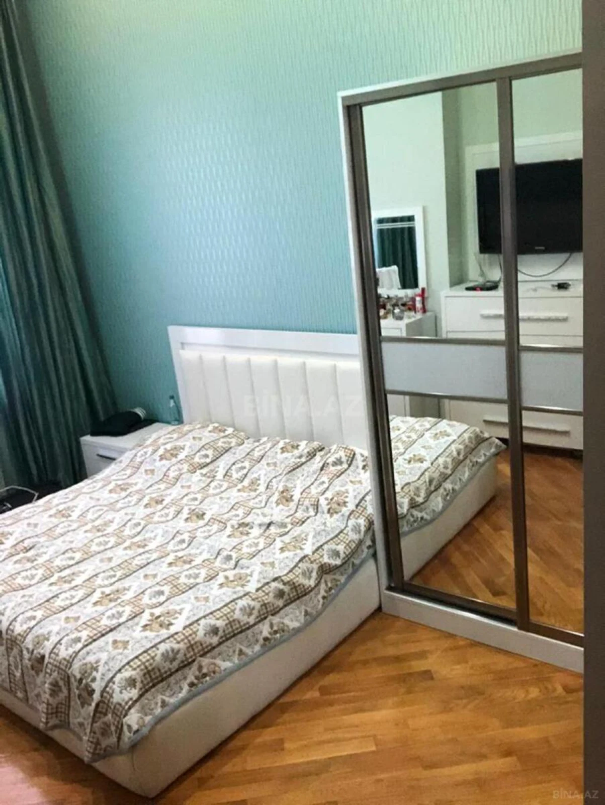 Satılır 3 otaqlı mənzil 128 m²