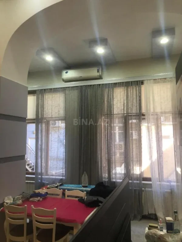 Satılır 3 otaqlı mənzil 128 m²