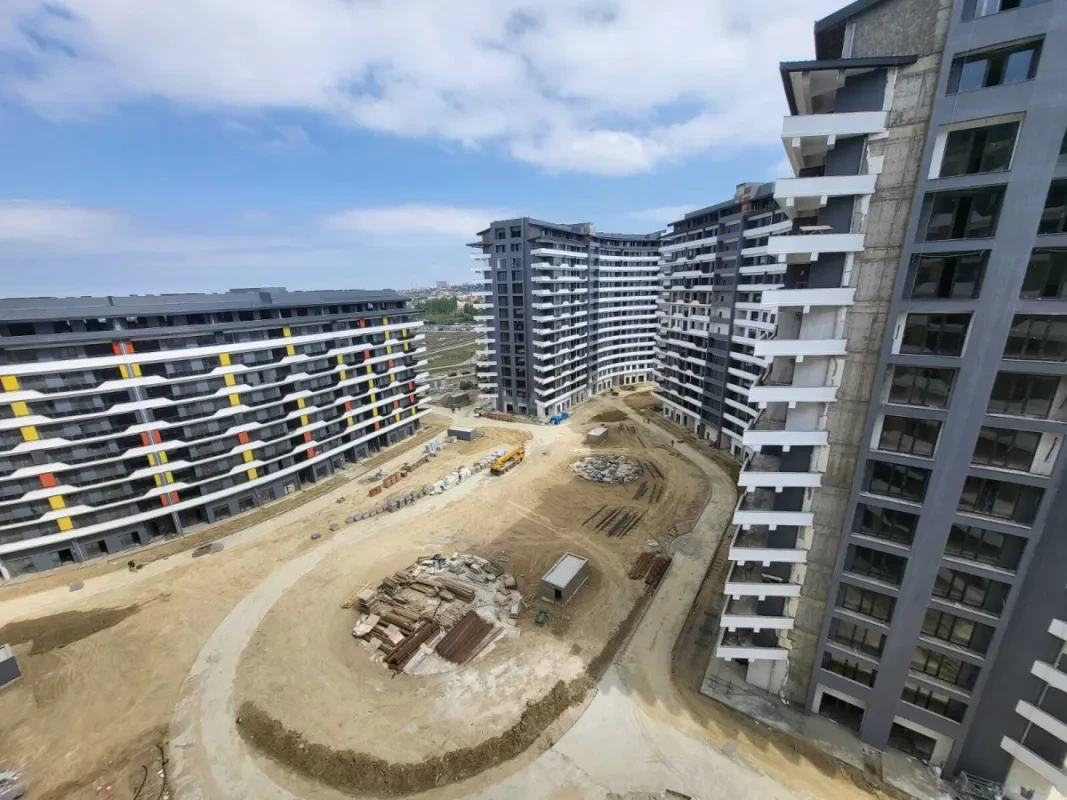 Satılır 2 otaqlı mənzil 79.4 m²