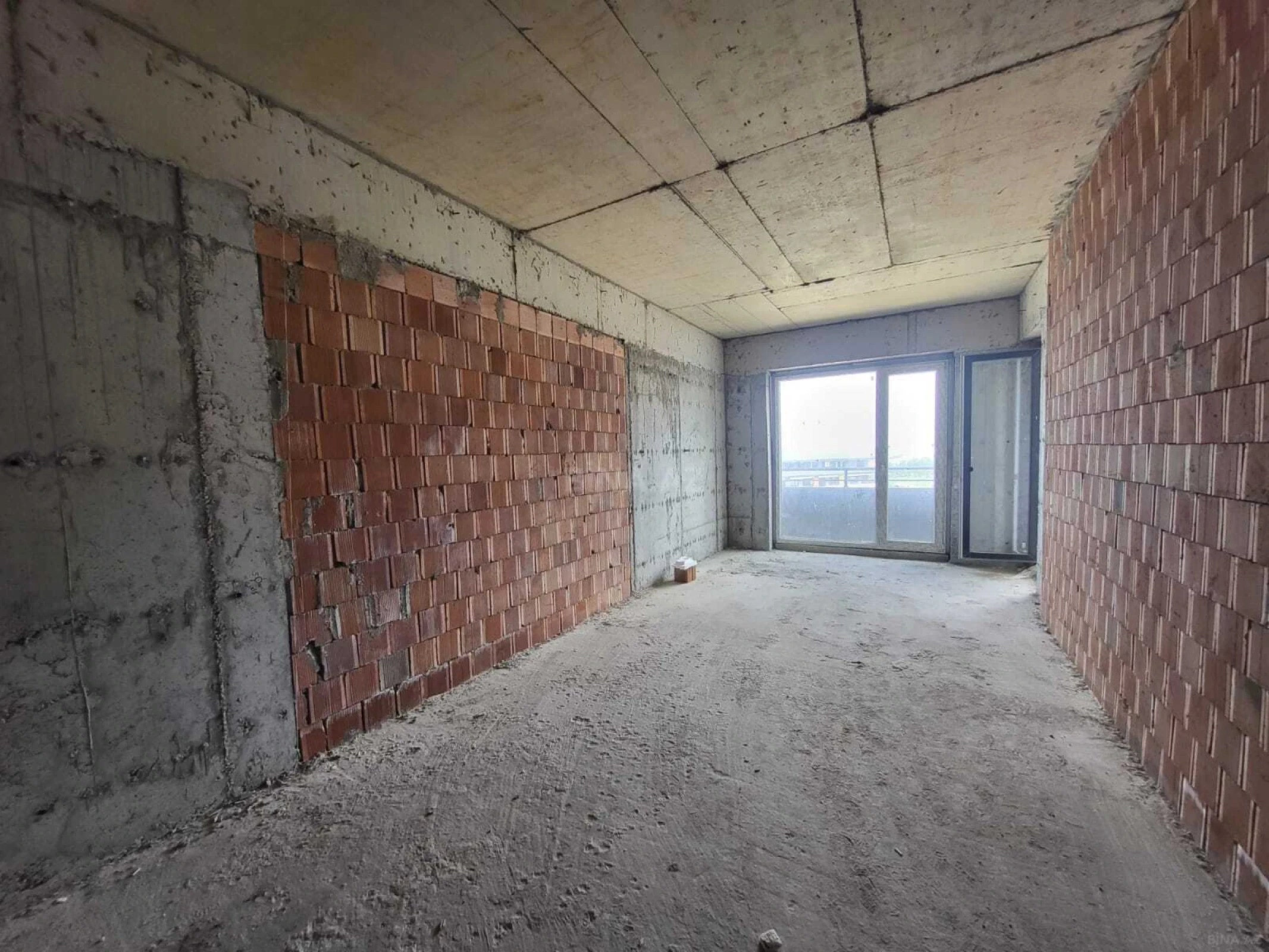 Satılır 2 otaqlı mənzil 79.4 m²