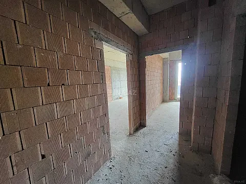 Satılır 2 otaqlı mənzil 79.4 m²