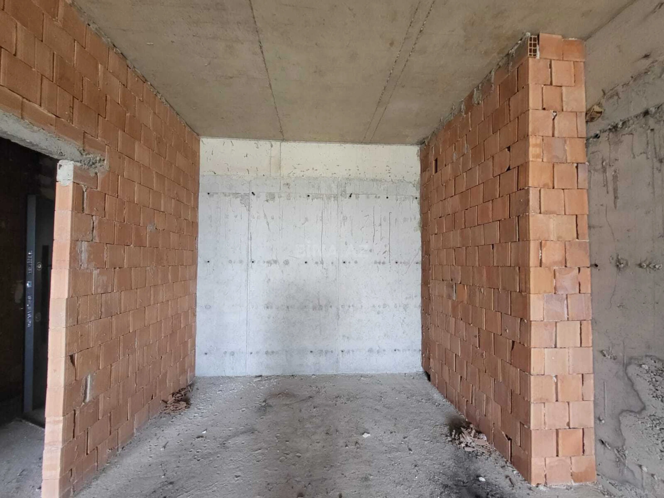 Satılır 2 otaqlı mənzil 79.4 m²