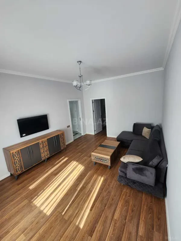 Kirayə verilir 2 otaqlı mənzil 70 m²