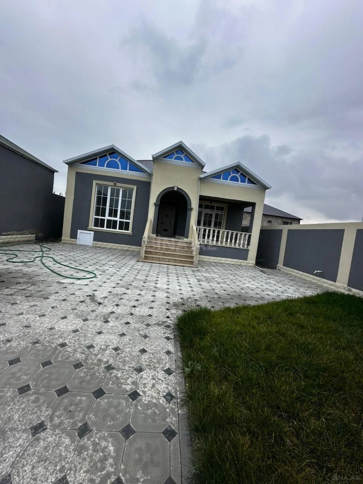 Satılır 4 otaqlı həyət evi 145 m²