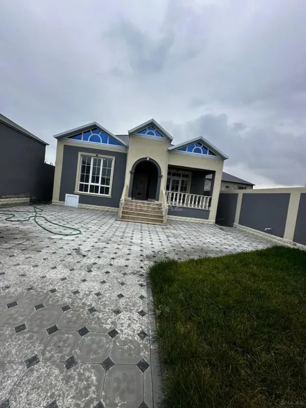Satılır 4 otaqlı həyət evi 145 m²