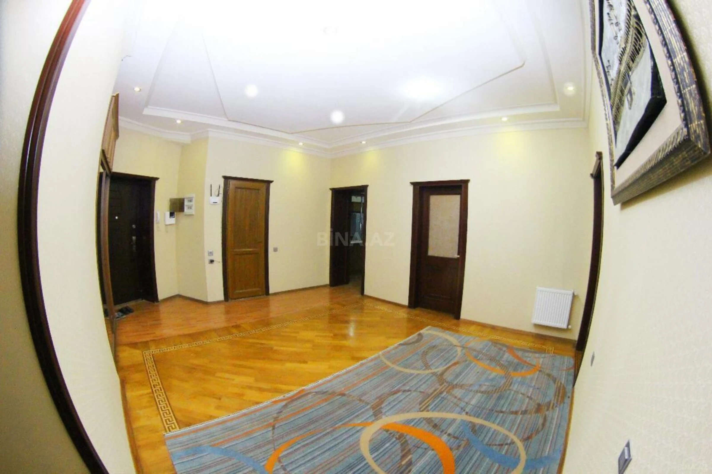 Kirayə verilir 5 otaqlı ofis 260 m²