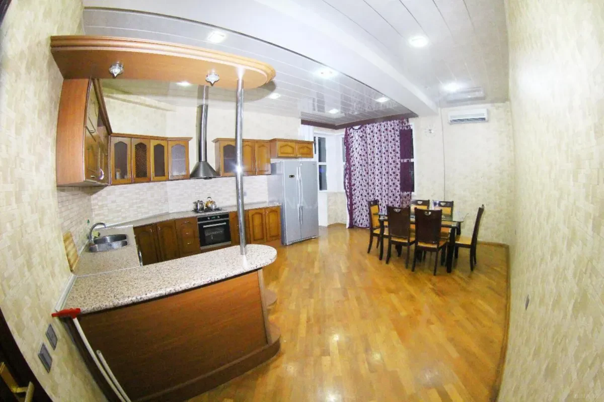 Kirayə verilir 5 otaqlı ofis 260 m²