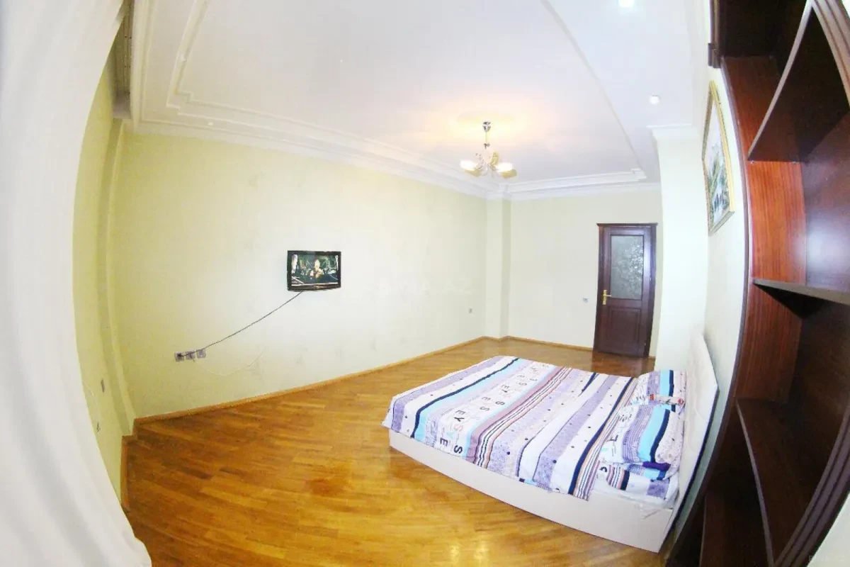 Kirayə verilir 5 otaqlı ofis 260 m²