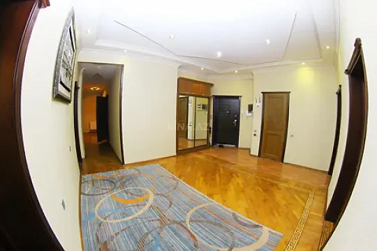 Kirayə verilir 5 otaqlı ofis 260 m²