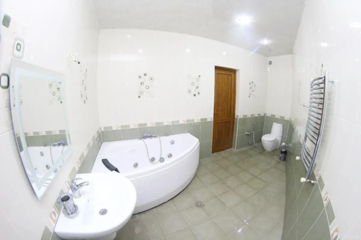 Kirayə verilir 5 otaqlı ofis 260 m²
