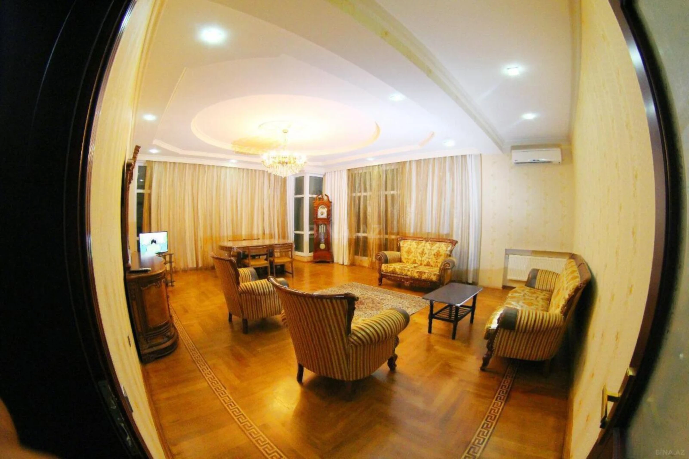 Kirayə verilir 5 otaqlı ofis 260 m²