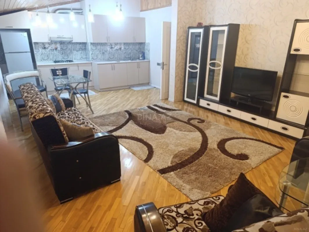 Kirayə verilir 3 otaqlı mənzil 130 m²