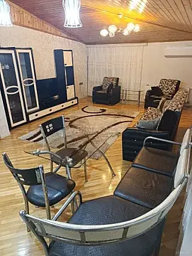 Kirayə verilir 3 otaqlı mənzil 130 m²