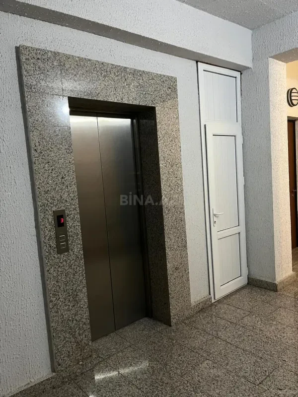 Satılır 4 otaqlı mənzil 200 m²