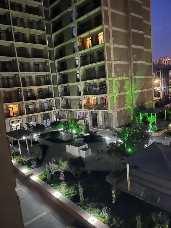 Satılır 4 otaqlı mənzil 200 m²