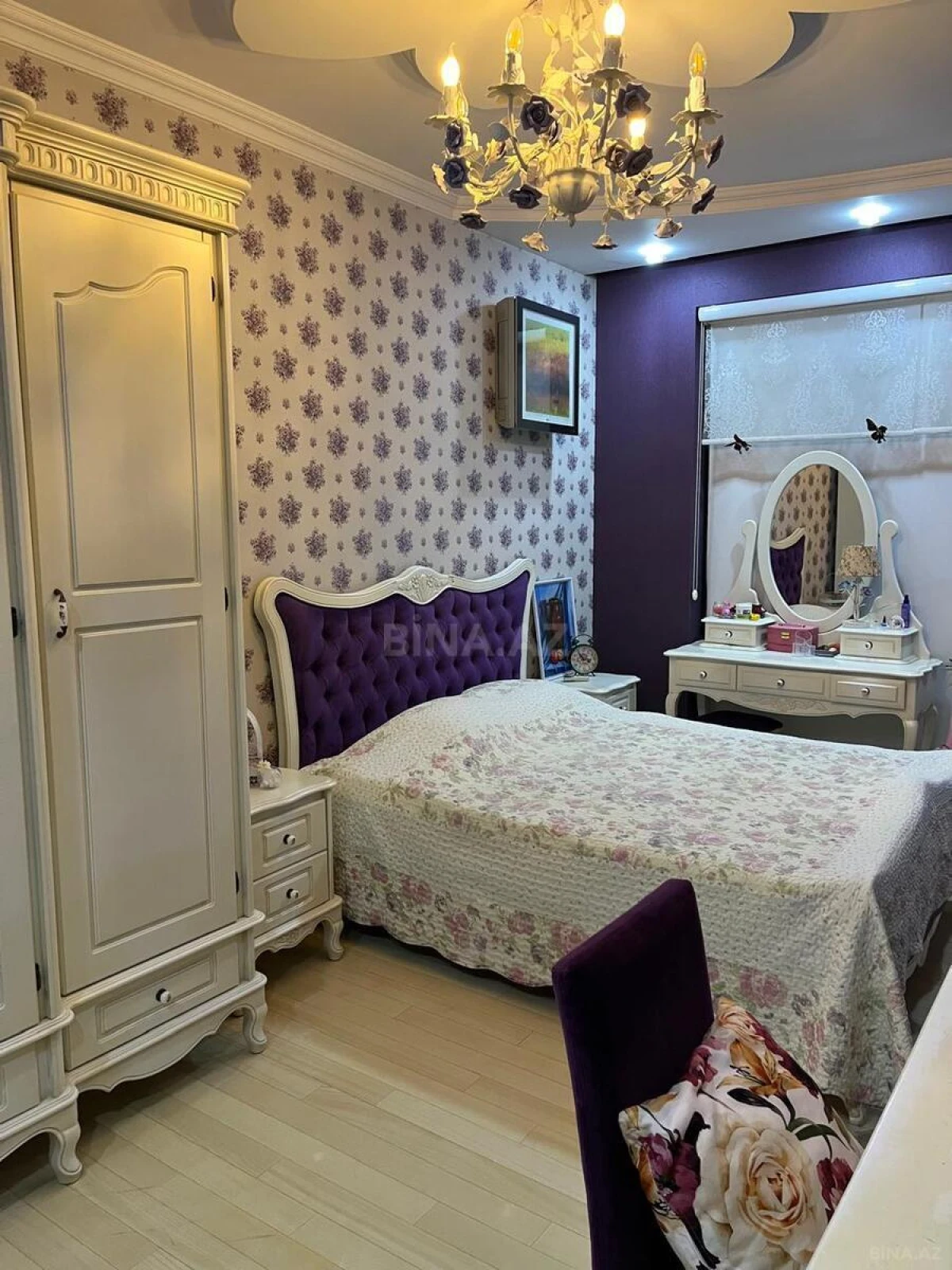 Satılır 4 otaqlı mənzil 200 m²