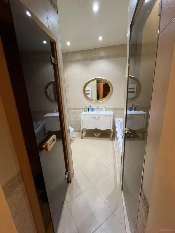 Satılır 4 otaqlı mənzil 200 m²
